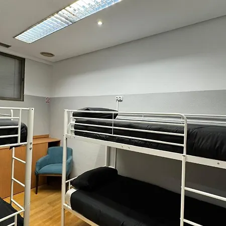 Hostel Puerta Del Angel Madrid Exterior photo