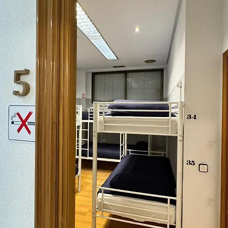 Hostel Puerta Del Angel Madrid Exterior photo